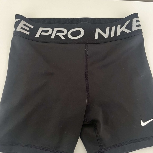 nike pro shorts - Picture 1 of 3